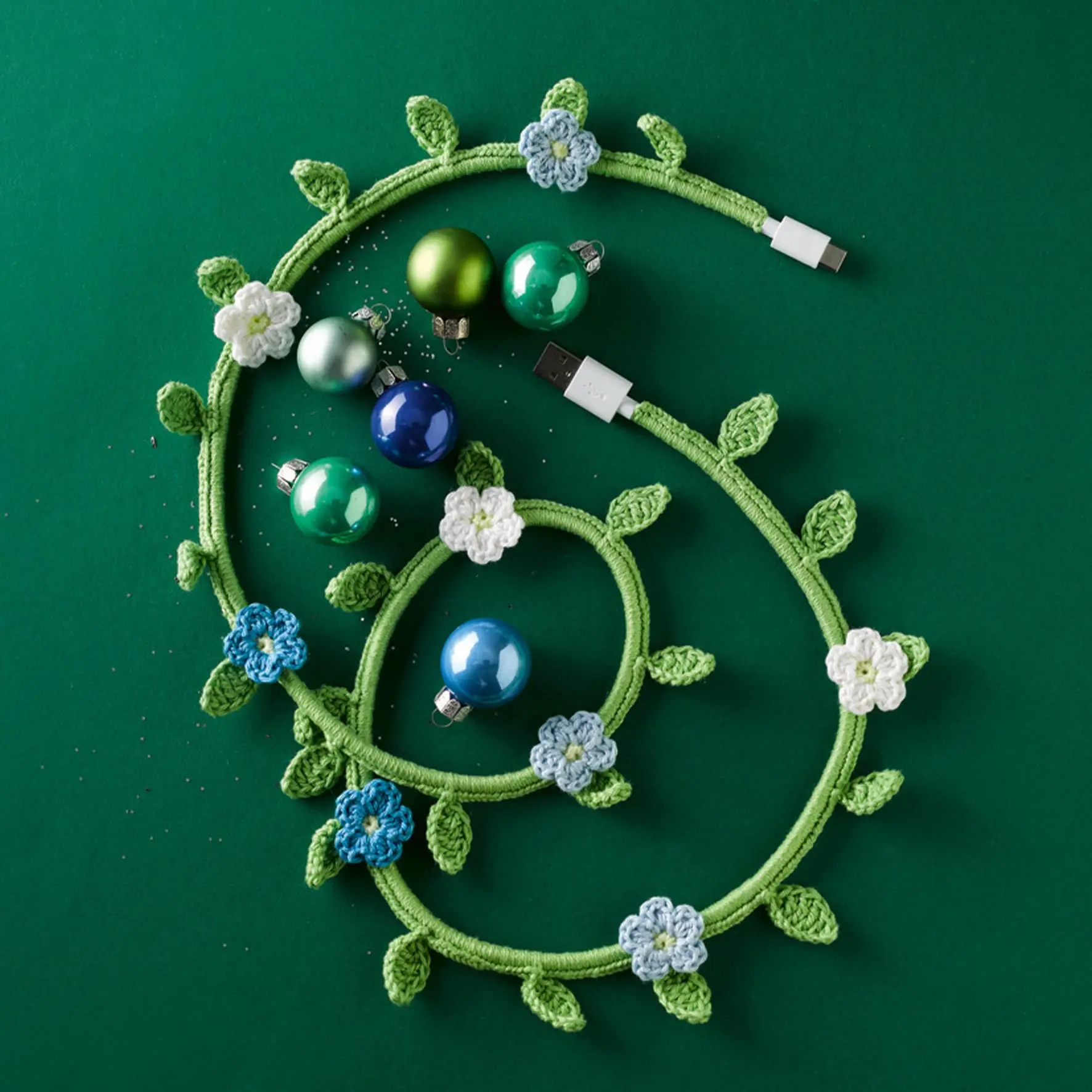 Bild: 9783735871077 | Häkel Christmas. Das Adventskalenderbuch | Natalie Nar | Taschenbuch