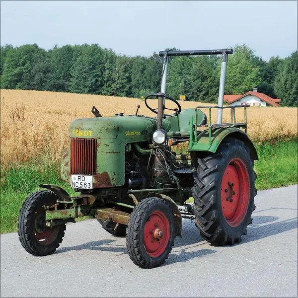 Bild: 9783819301377 | Traktoren 2027 | Verlag Korsch | Kalender | 13 S. | Deutsch | 2027
