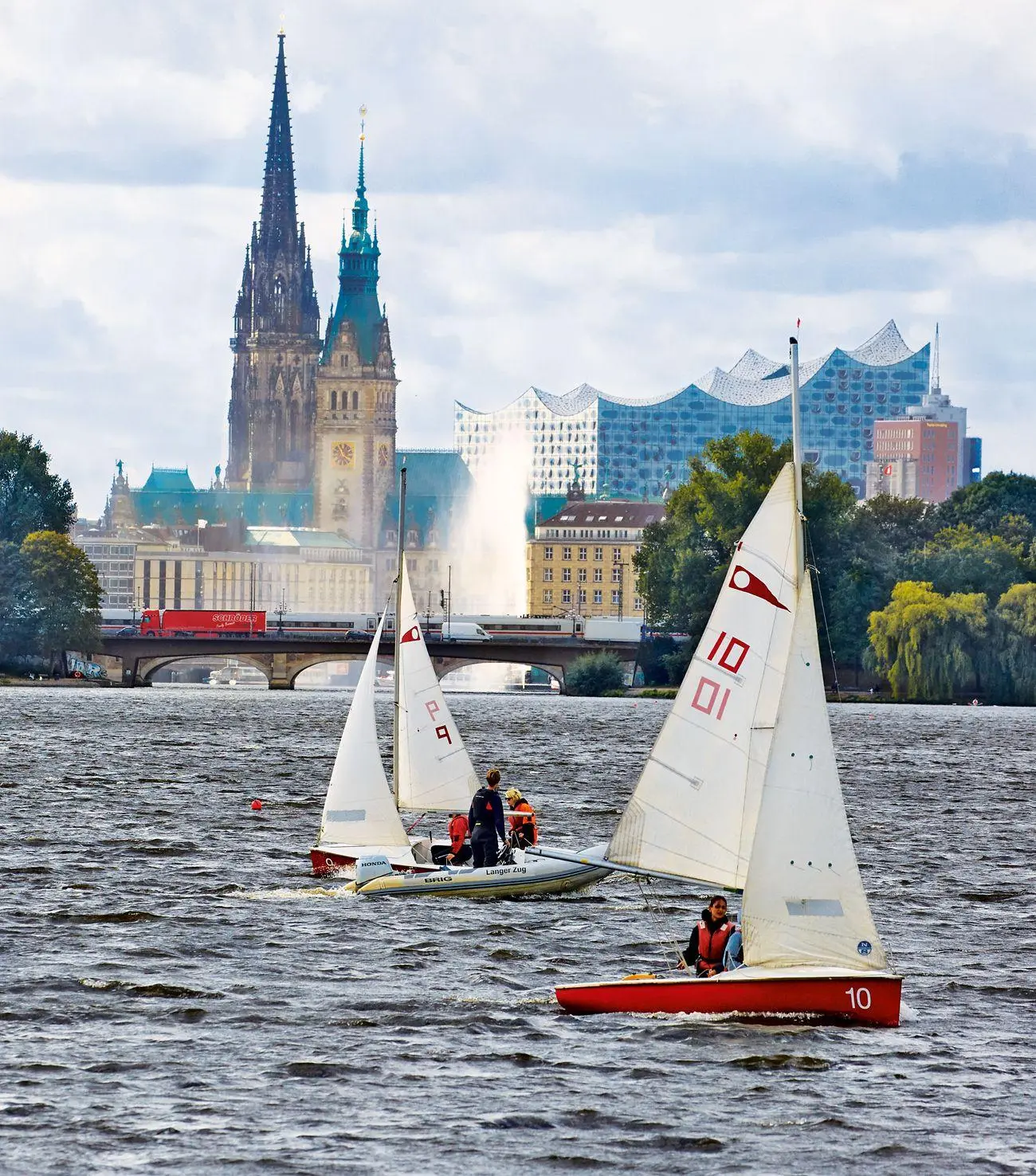 Bild: 4250000964277 | HAMBURG 2027 (klein) | Ein Kalender von Marian René Menges | Kalender