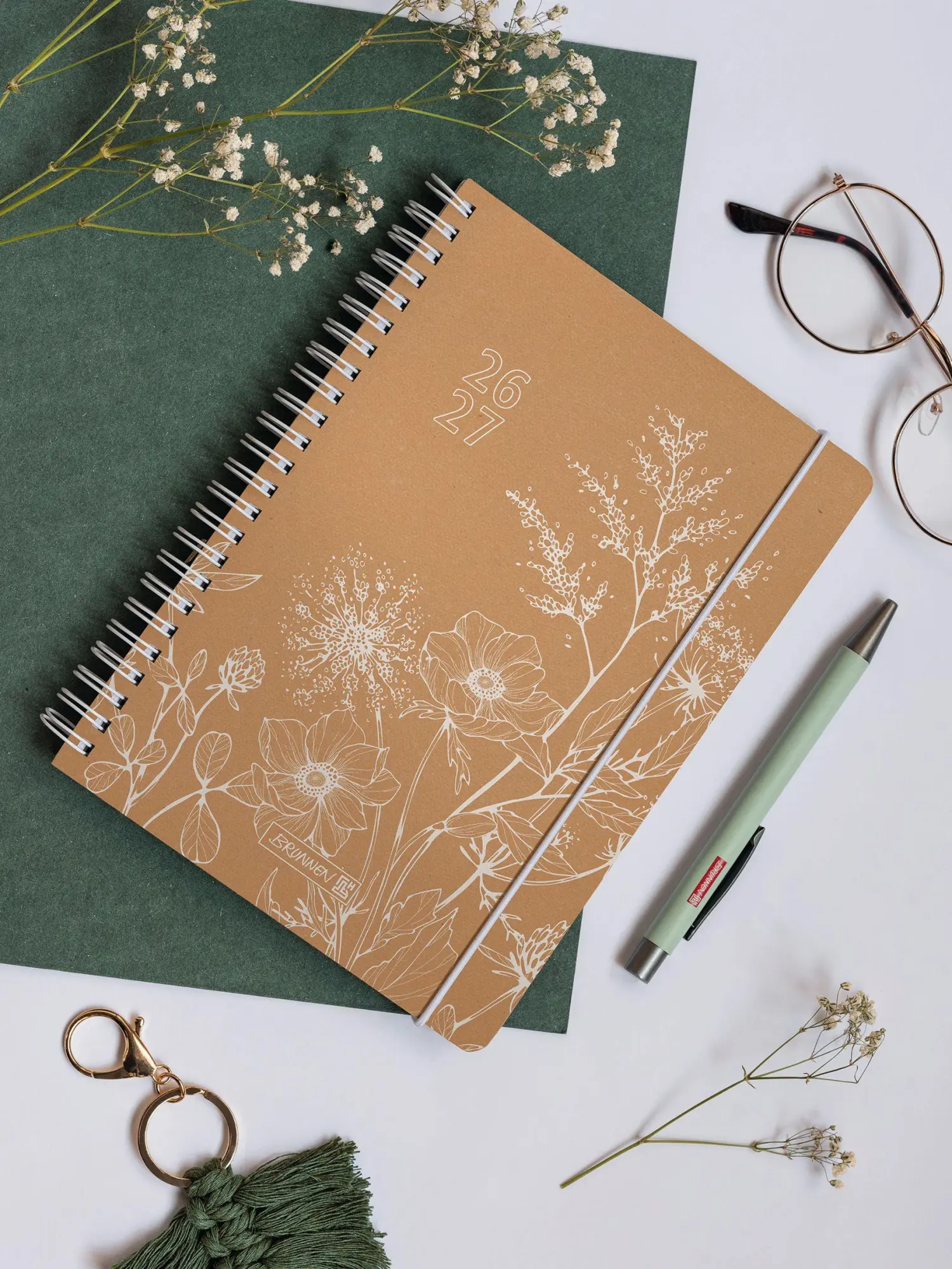 Bild: 4061947156577 | Schülerkalender 2026/2027 "Meadow" A5, Leder | Taschenbuch | 208 S.
