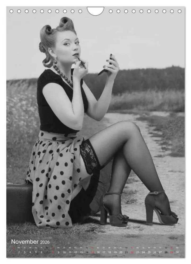 Bild: 9783516456677 | Sexy Pin-up Girls in schwarz-weiß (Wandkalender 2026 DIN A4 hoch),...