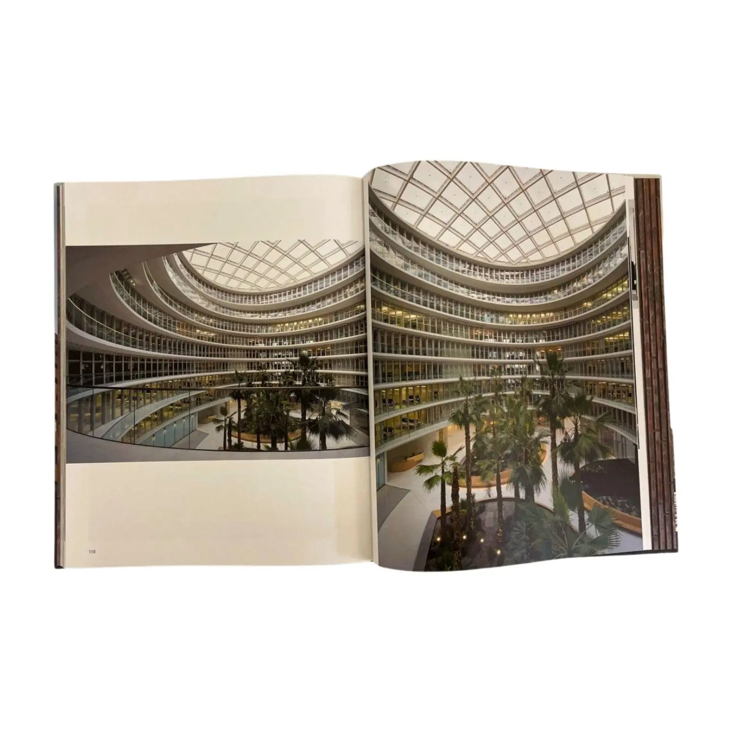 Bild: 9783777446677 | DEUTSCHLANDHAUS | Roland Jaeger | Buch | 140 S. | Englisch | 2025