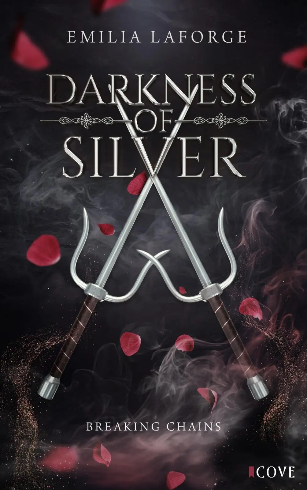 Cover: 9783551306777 | Darkness of Silver 1: Breaking Chains | Emilia Laforge | Taschenbuch