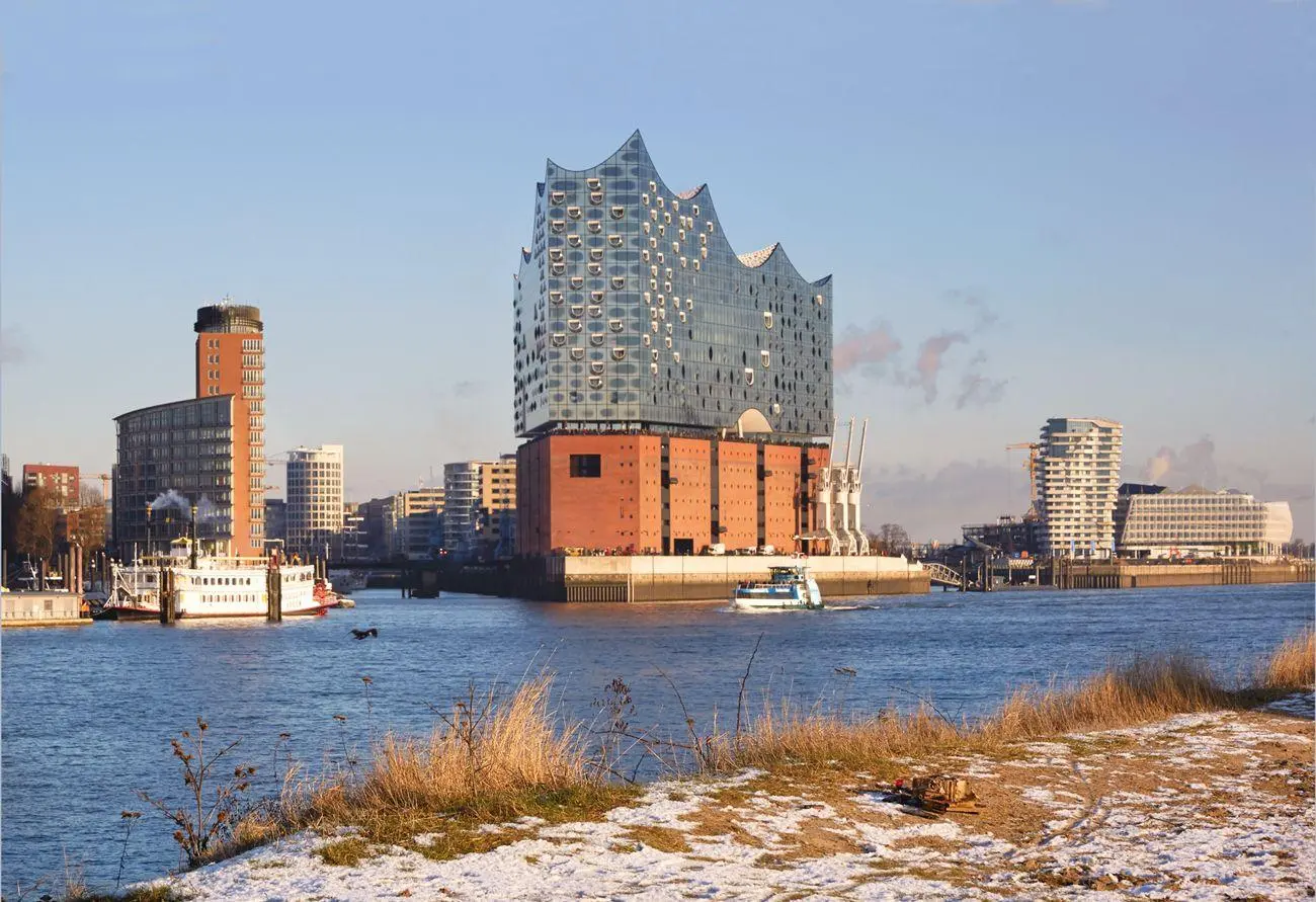 Bild: 4250000977277 | HAMBURG 2027. 3-Monats-Tischkalender | René Menges | Kalender | 2027
