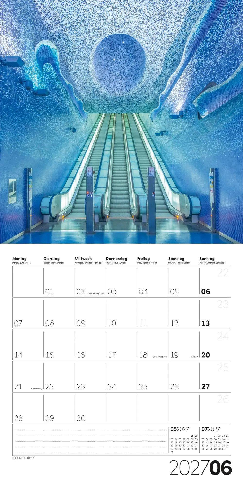 Bild: 9783838447377 | Die Farbe Blau Kalender 2027 - 30x30 - Art12 | GmbH | Kalender | 28 S.