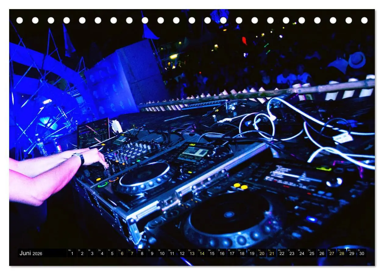 Bild: 9783457838877 | DJ Liveact (Tischkalender 2026 DIN A5 quer), CALVENDO Monatskalender