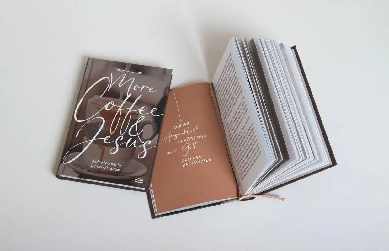Bild: 9783789399077 | More Coffee and Jesus | Kleine Momente für neue Energie | Smoor | Buch