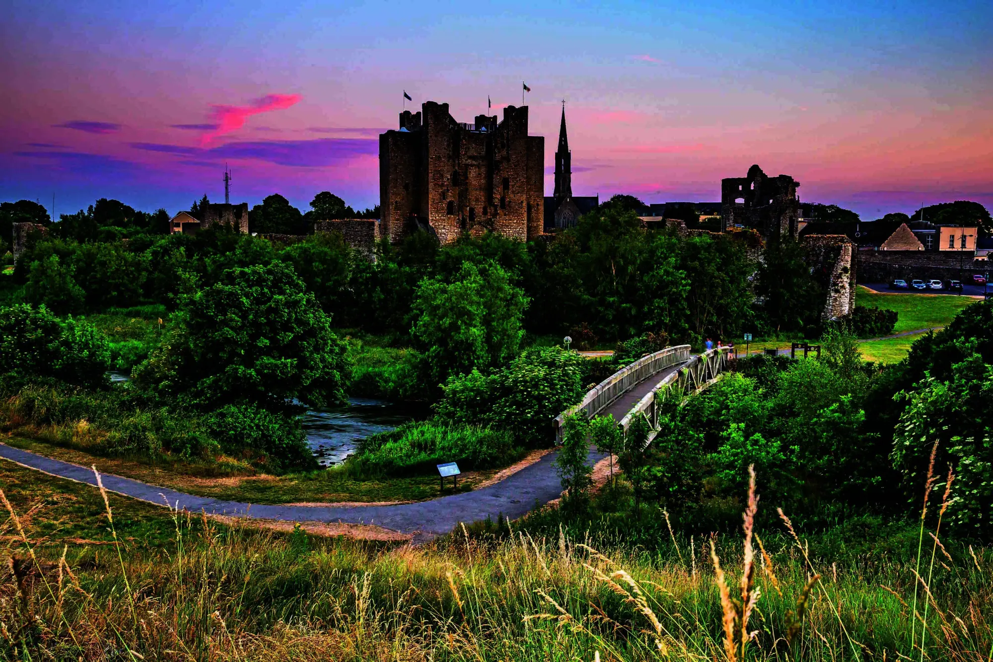 Bild: 9783734334078 | Roadtrips Irland | Inka Oesterling | Taschenbuch | 192 S. | Deutsch