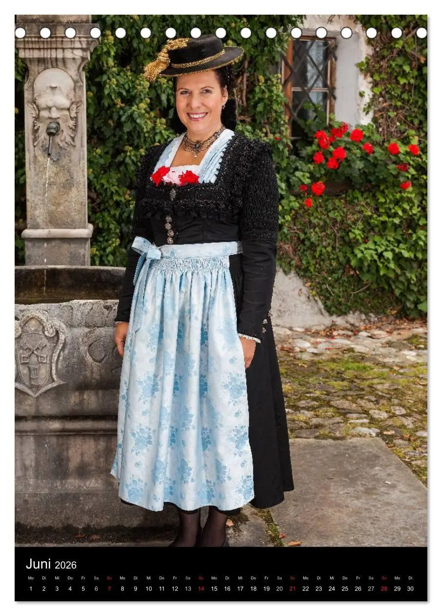 Bild: 9783516427578 | Dirndl und Tradition (Tischkalender 2026 DIN A5 hoch), CALVENDO...