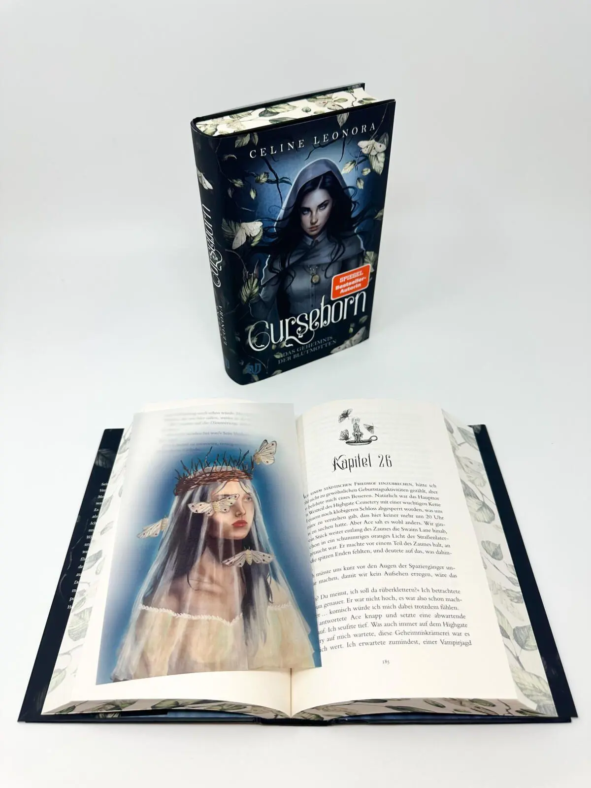 Bild: 9783690860079 | Curseborn | Das Geheimnis der Blutmotten | Celine Leonora | Buch