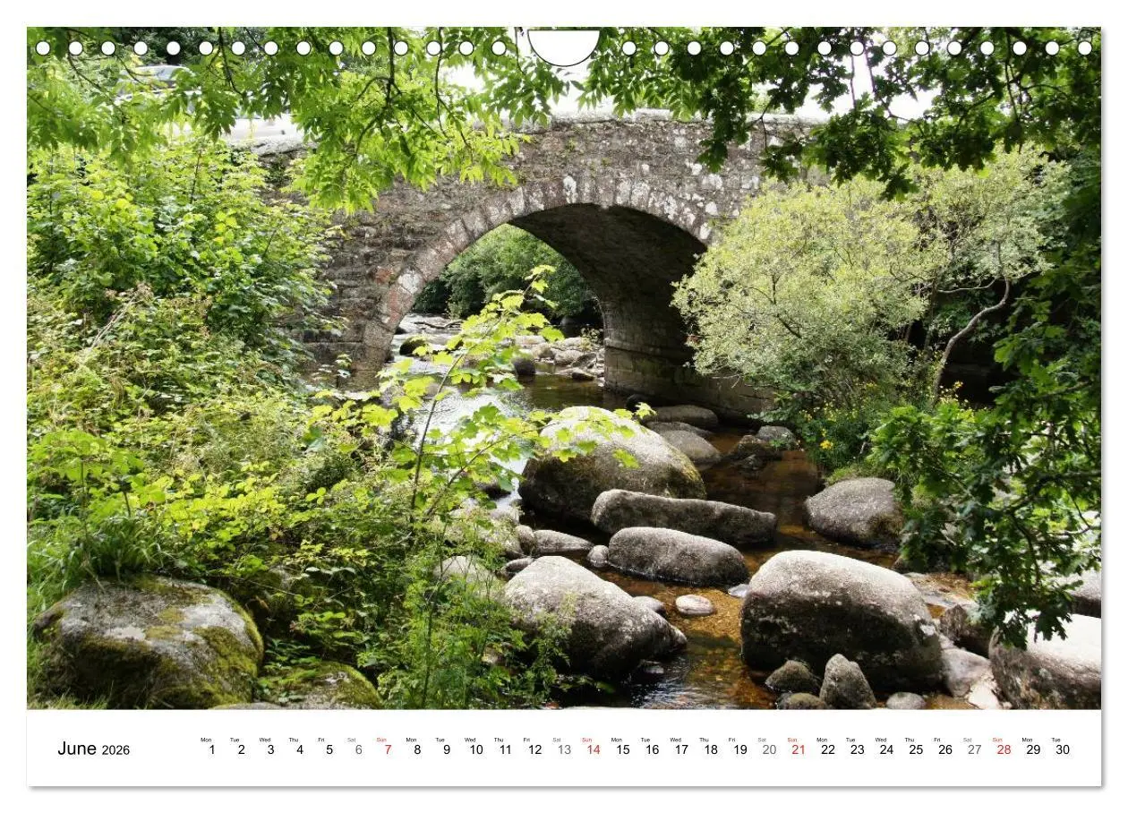 Bild: 9783516580679 | Charming - Mystic Devon Dartmoor, South England (Wall Calendar 2026...