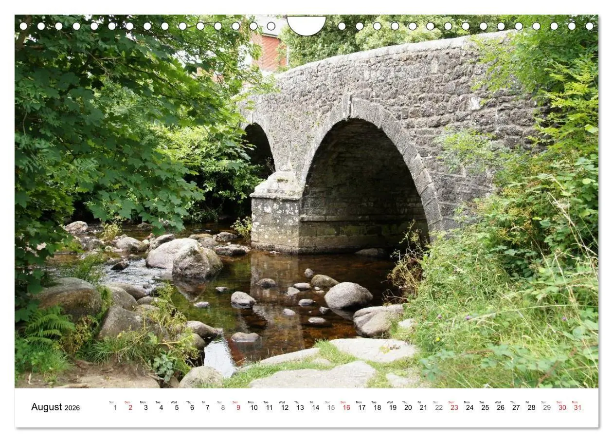 Bild: 9783516580679 | Charming - Mystic Devon Dartmoor, South England (Wall Calendar 2026...