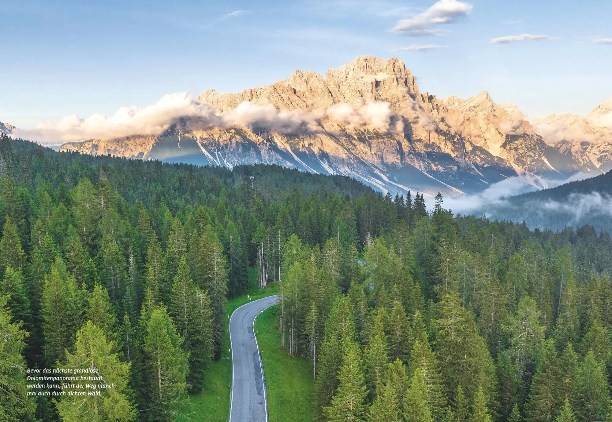 Bild: 9783986450779 | ADAC Roadtrips - Südtirol | Manuela Blisse (u. a.) | Taschenbuch