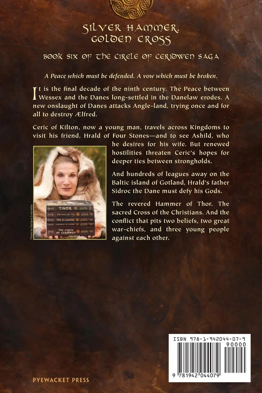 Rückseite: 9781942044079 | Silver Hammer, Golden Cross | Book Six of The Circle of Ceridwen Saga