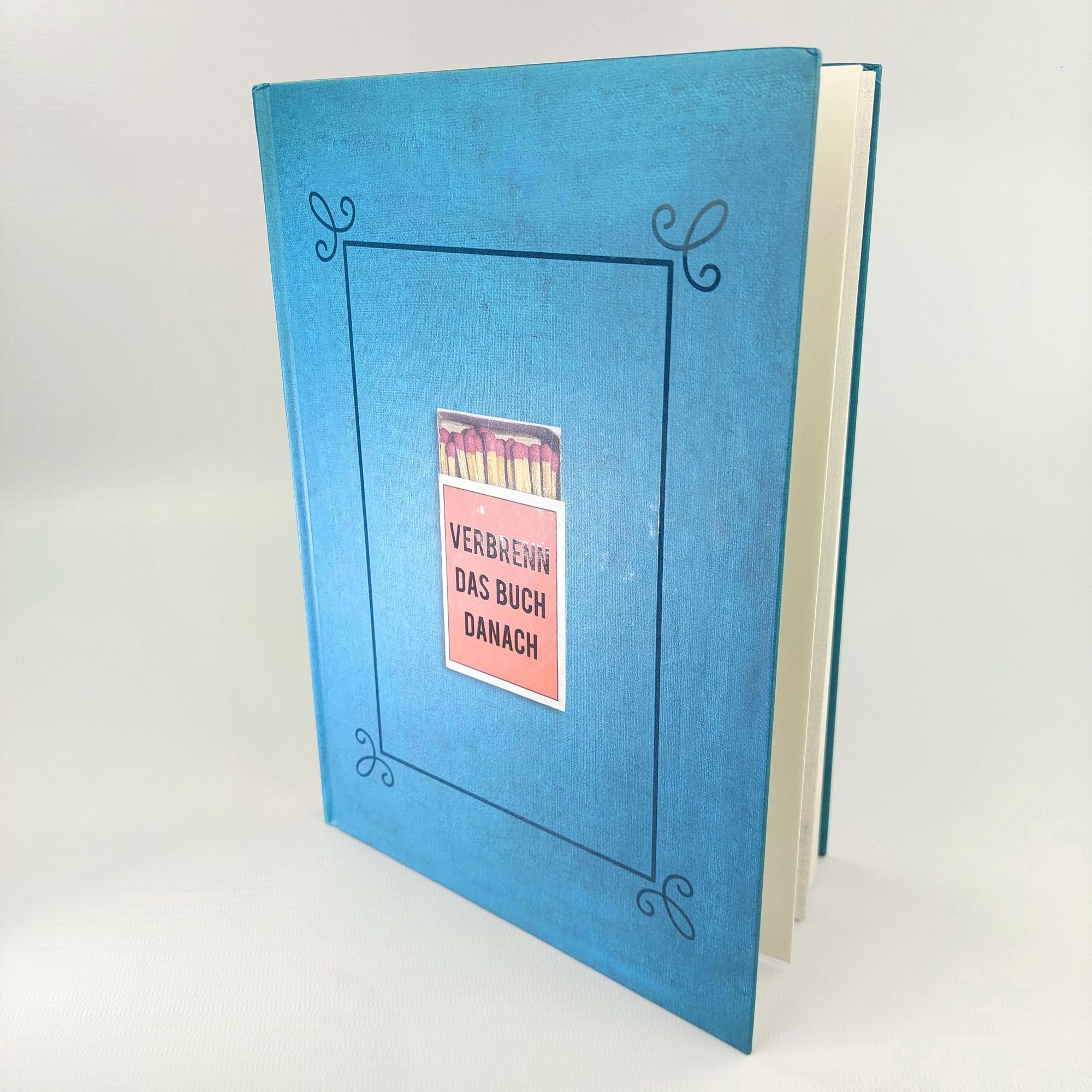 Bild: 9783742318879 | Verbrenn das Buch danach - Ein Ausfüllbuch für Erwachsene | Tripolina