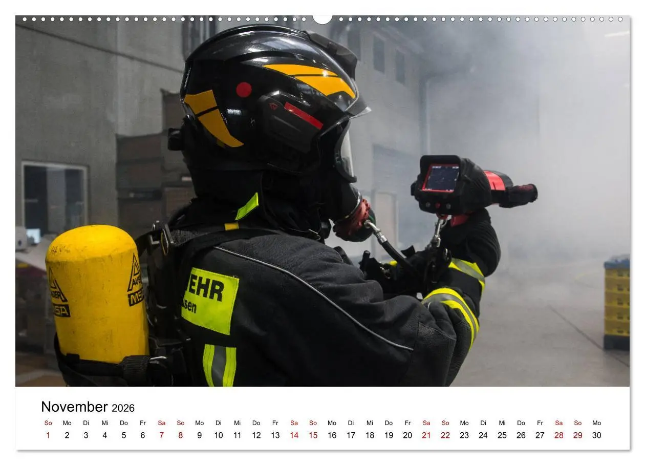 Bild: 9783457689479 | FEUERWEHR IM EINSATZ (Wandkalender 2026 DIN A2 quer), CALVENDO...