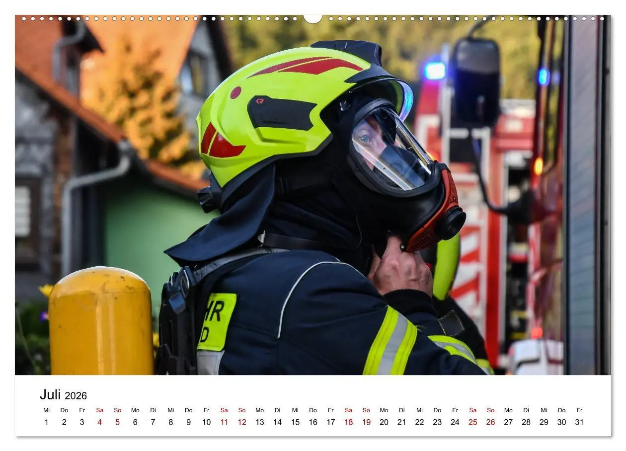 Bild: 9783457689479 | FEUERWEHR IM EINSATZ (Wandkalender 2026 DIN A2 quer), CALVENDO...