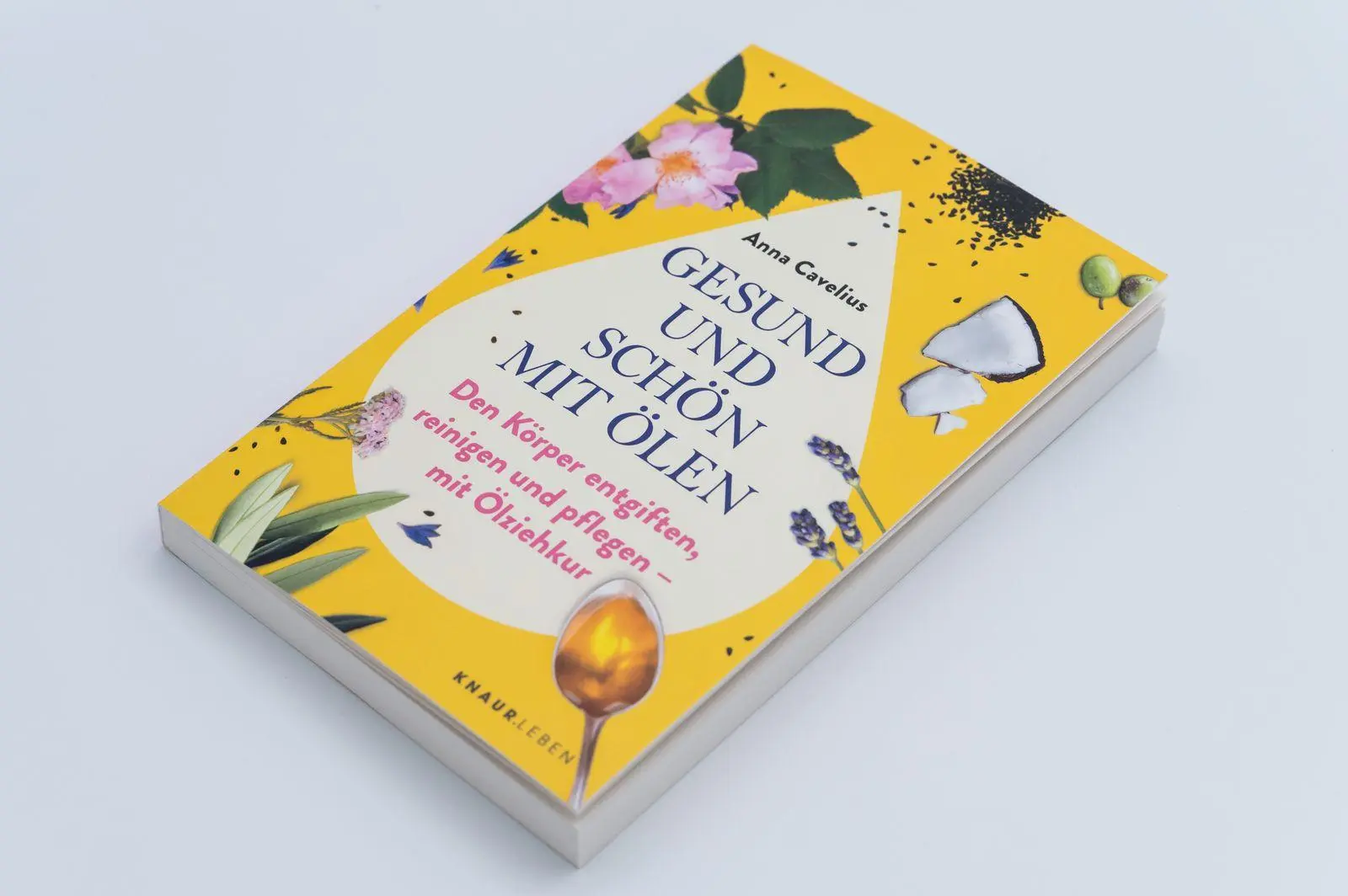 Bild: 9783426569979 | Gesund und schön mit Ölen | Anna Cavelius | Taschenbuch | 192 S.