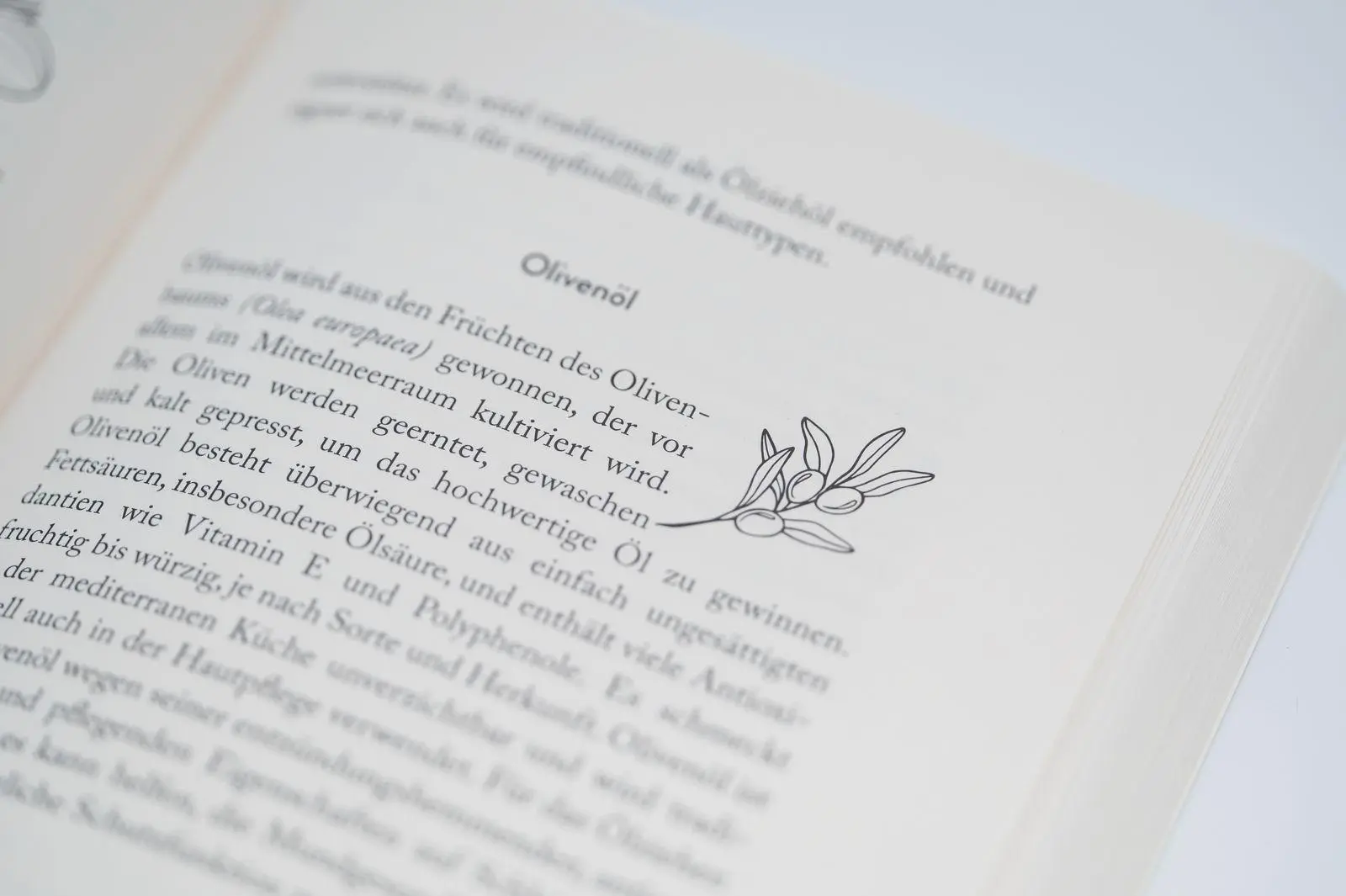 Bild: 9783426569979 | Gesund und schön mit Ölen | Anna Cavelius | Taschenbuch | 192 S.