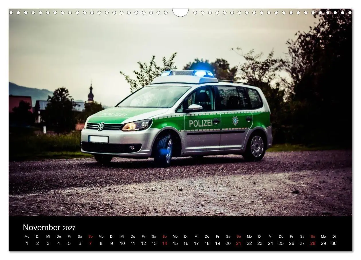 Bild: 9783594185780 | Einsatzfahrzeuge - Bayern (Wandkalender 2027 DIN A3 quer), CALVENDO...