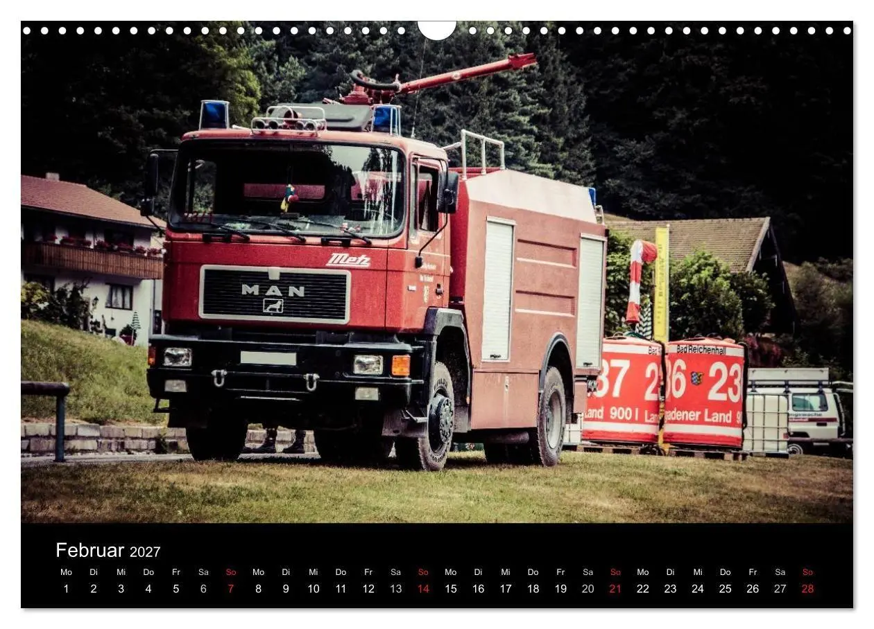 Bild: 9783594185780 | Einsatzfahrzeuge - Bayern (Wandkalender 2027 DIN A3 quer), CALVENDO...