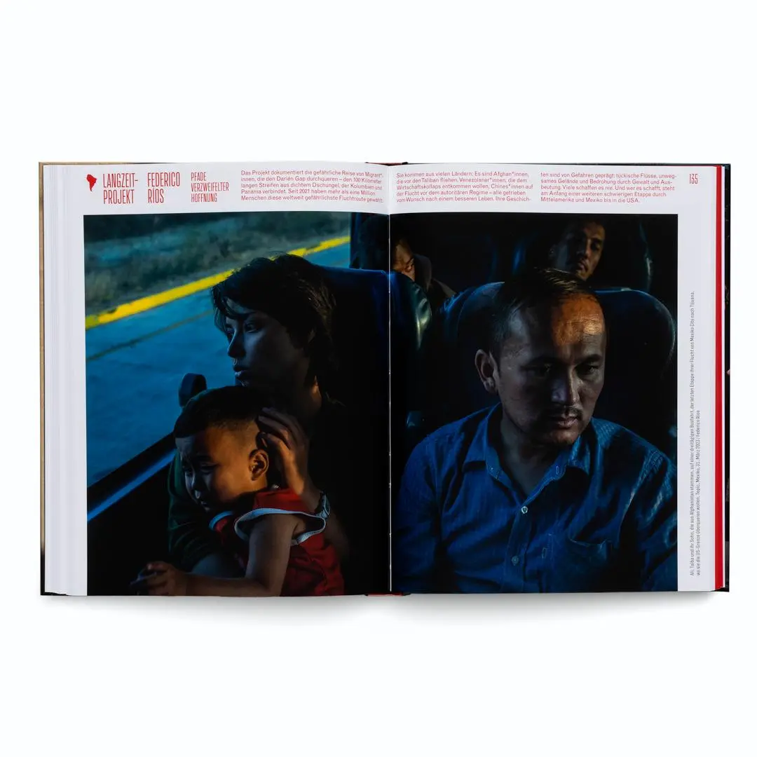 Bild: 9783775759380 | World Press Photo Yearbook 2025, deutschsprachige Ausgabe | Foundation