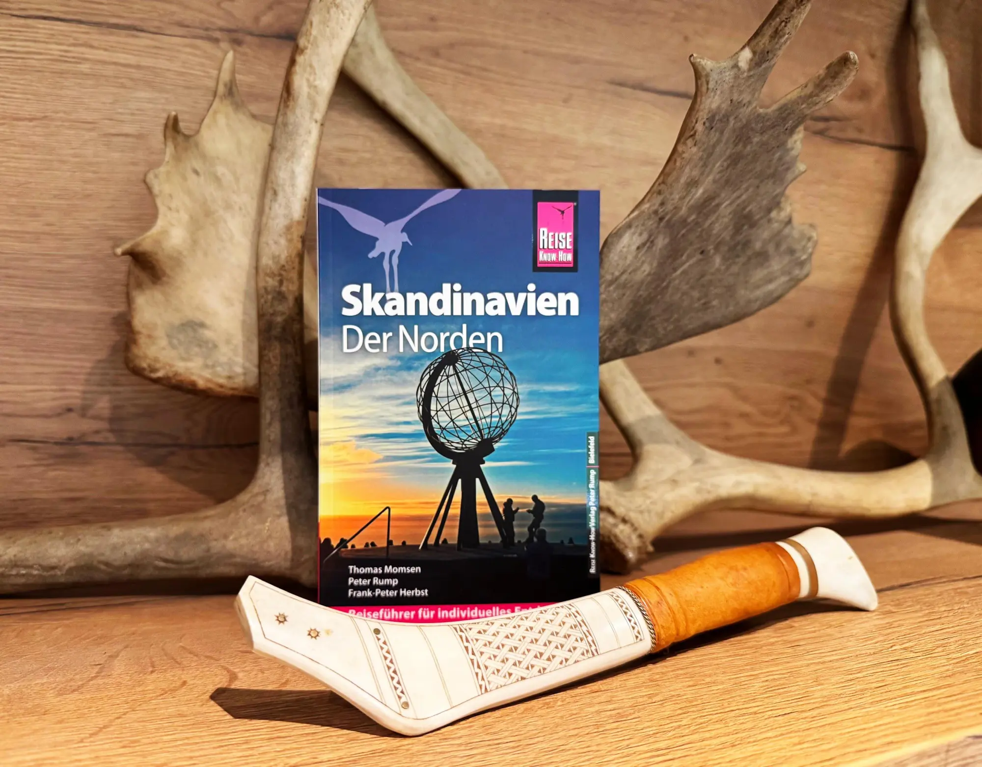 Bild: 9783831780181 | Reise Know-How Reiseführer Skandinavien - der Norden | Momsen (u. a.)