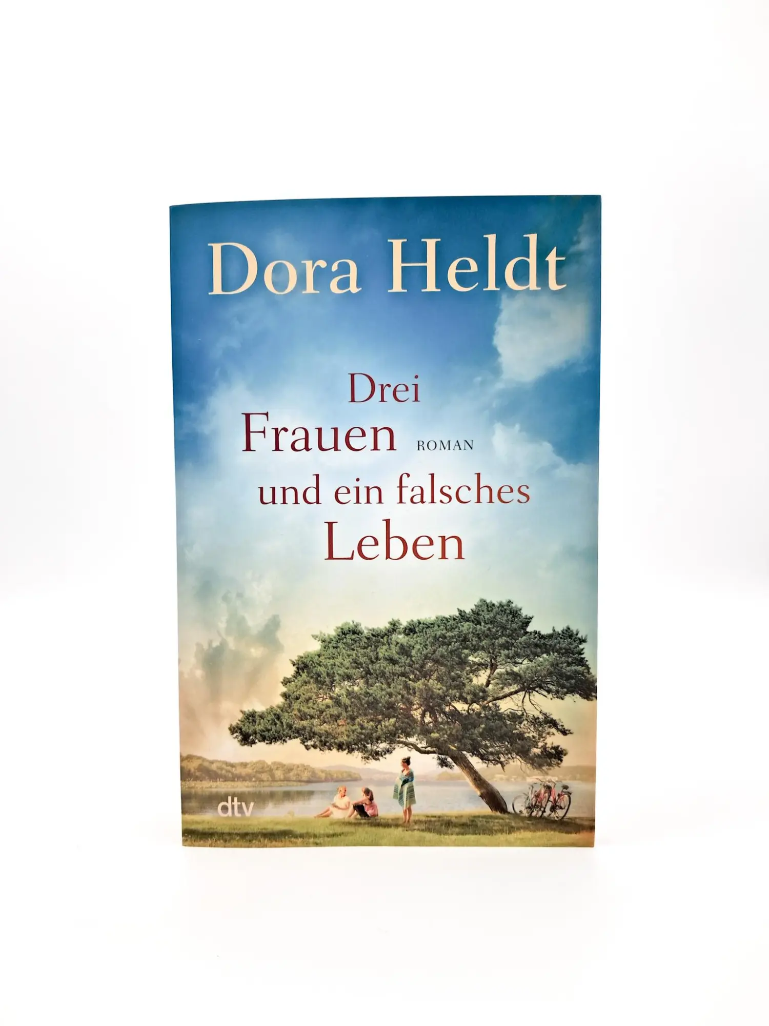 Bild: 9783423220781 | Drei Frauen und ein falsches Leben | Dora Heldt | Taschenbuch | 528 S.