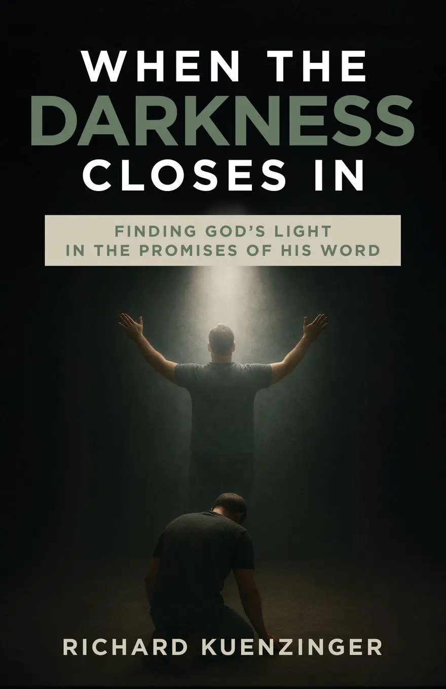 Cover: 9798889281481 | When the Darkness Closes In | Richard Kuenzinger | Taschenbuch | 2025