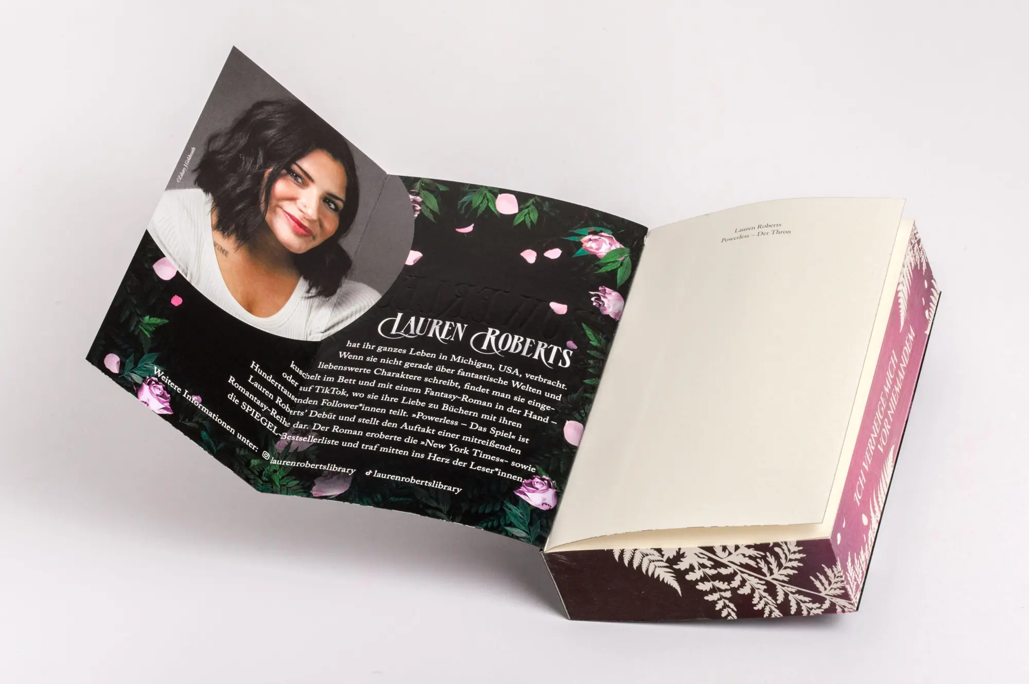 Bild: 9783764533281 | Powerless - Der Thron | Lauren Roberts | Taschenbuch | 704 S. | 2025