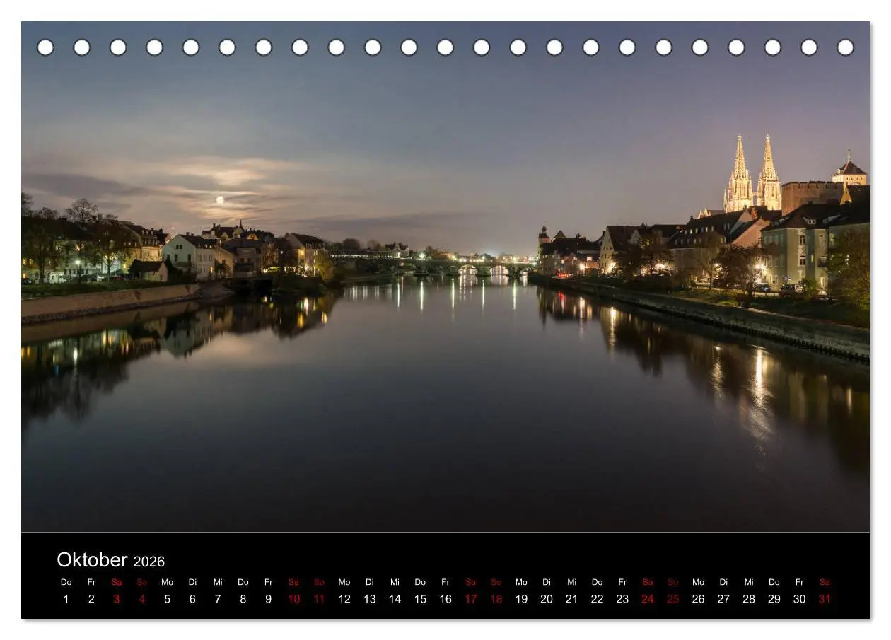 Bild: 9783516237481 | Regensburg bei Nacht (Tischkalender 2026 DIN A5 quer), CALVENDO...