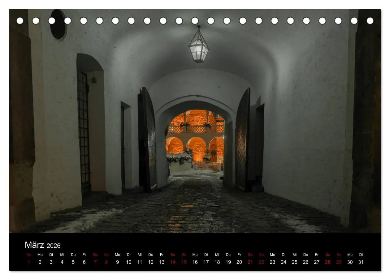 Bild: 9783516237481 | Regensburg bei Nacht (Tischkalender 2026 DIN A5 quer), CALVENDO...