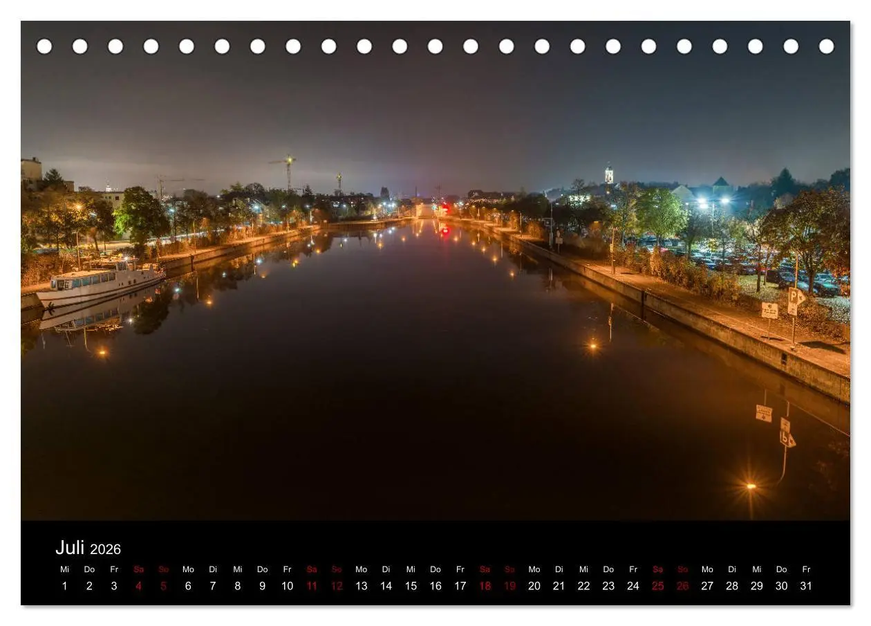 Bild: 9783516237481 | Regensburg bei Nacht (Tischkalender 2026 DIN A5 quer), CALVENDO...