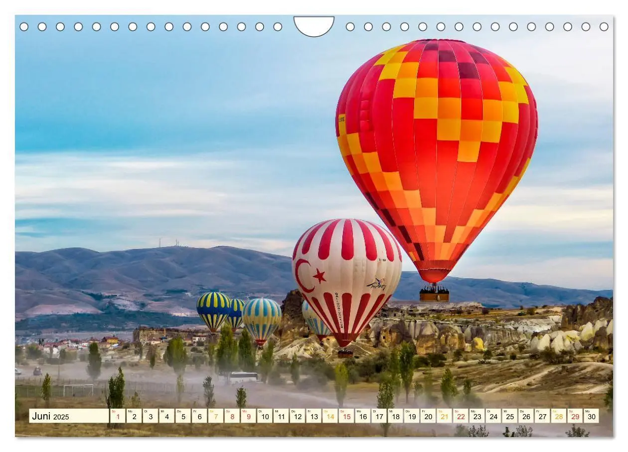 Bild: 9783435358281 | Mit dem Ballon über Kappadokien (Wandkalender 2025 DIN A4 quer),...