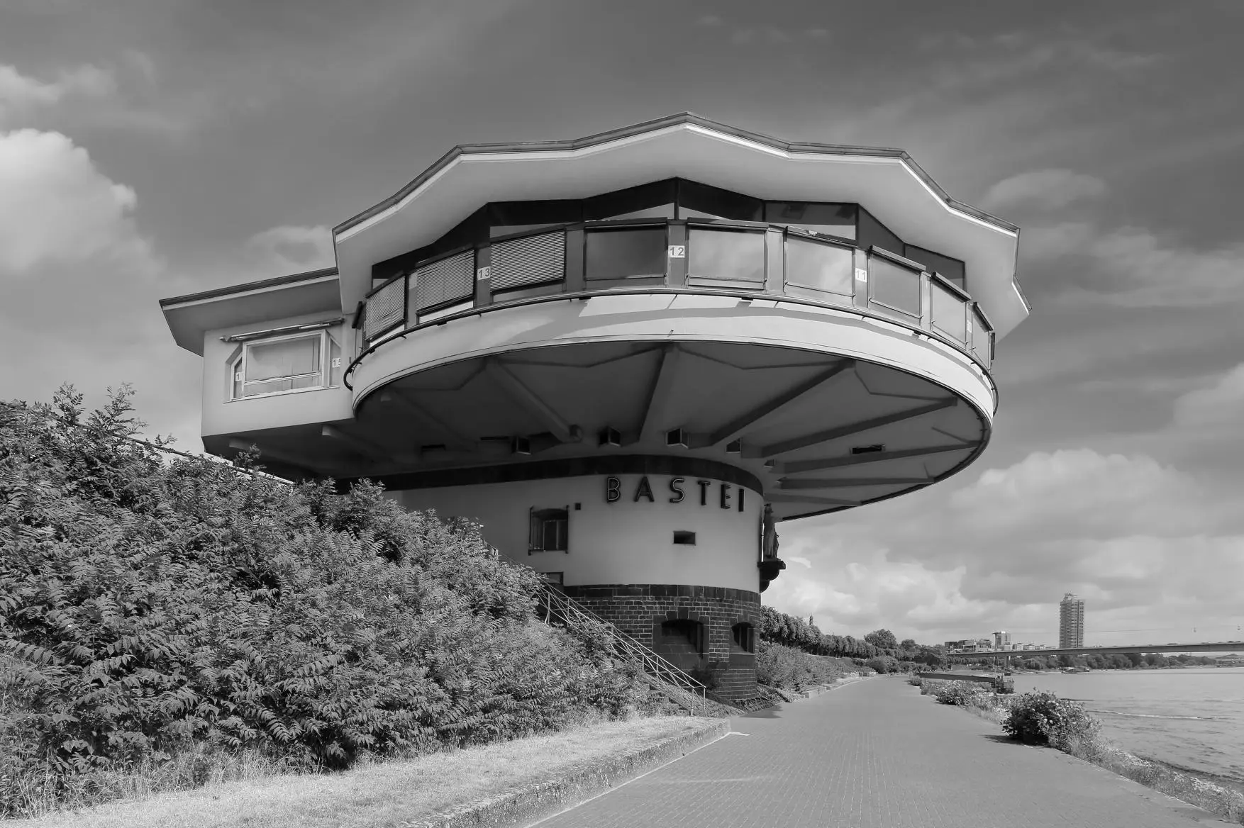 Bild: 9783898092982 | Bauhaus in Nordrhein-Westfalen | Kaija Voss (u. a.) | Taschenbuch