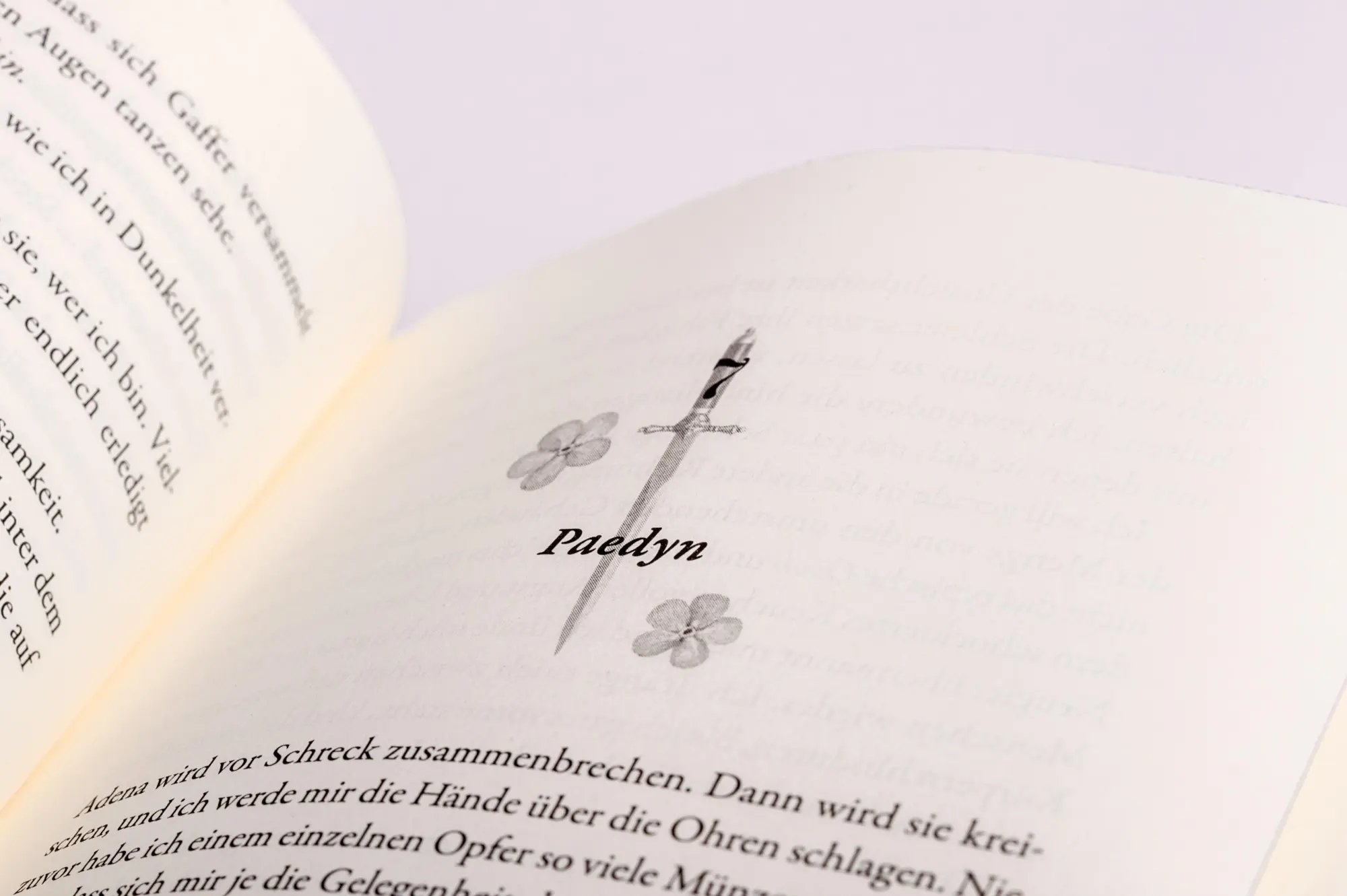 Bild: 9783764533182 | Powerless - Das Spiel | Lauren Roberts | Taschenbuch | 656 S. | 2024