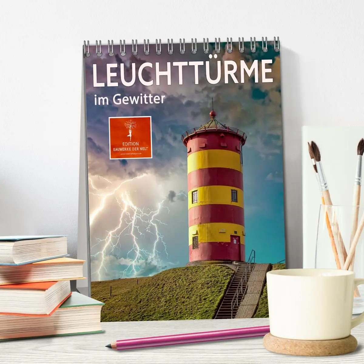 Bild: 9783516365382 | Leuchttürme im Gewitter (Tischkalender 2026 DIN A5 hoch), CALVENDO...