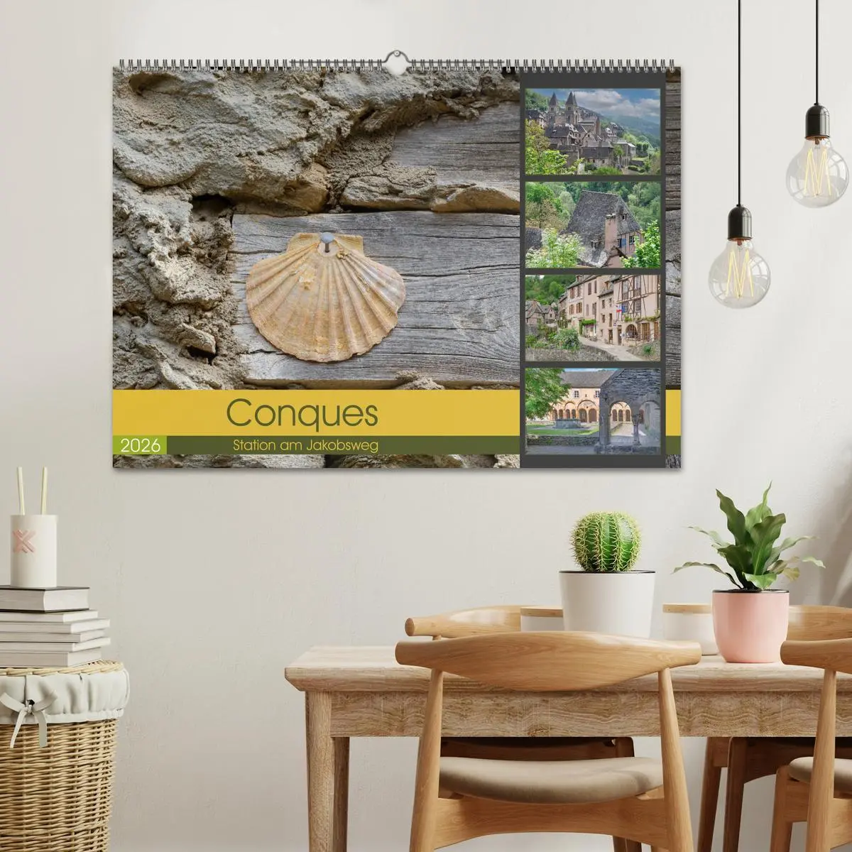 Bild: 9783457485682 | Conques ist eine wichtige Station am französischen Jakobsweg...