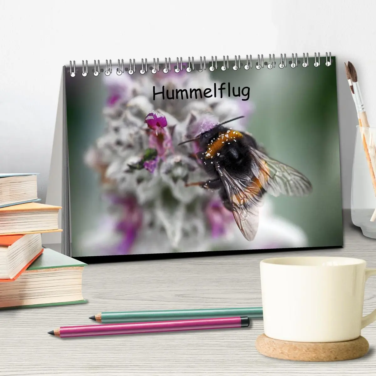 Bild: 9783516130683 | Hummelflug (Tischkalender 2026 DIN A5 quer), CALVENDO Monatskalender