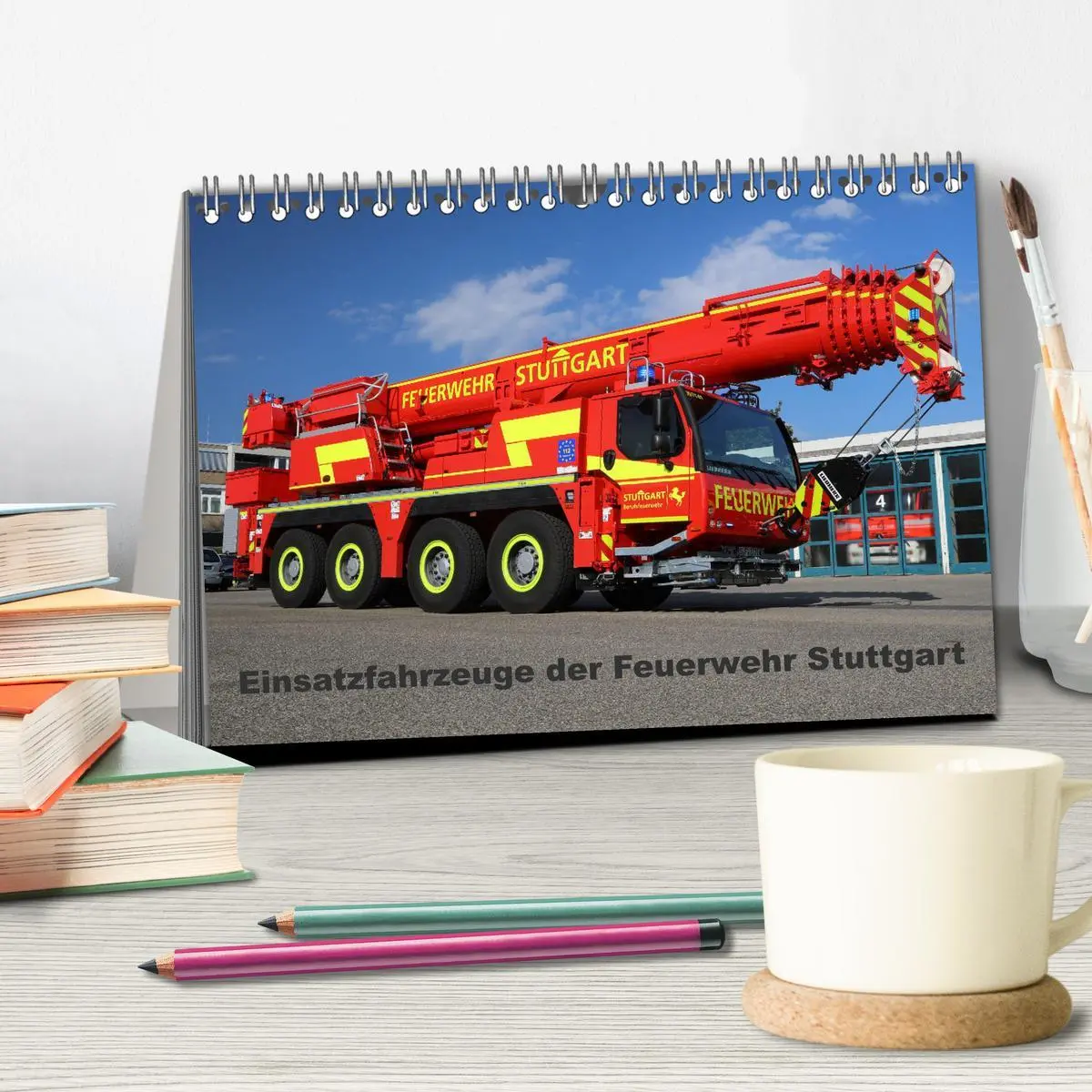 Bild: 9783457431283 | Einsatzfahrzeuge der Feuerwehr Stuttgart (Tischkalender 2026 DIN A5...