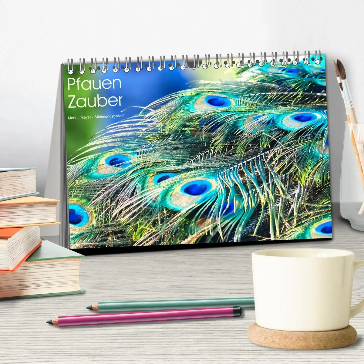 Bild: 9783457531983 | Pfauen Zauber (Tischkalender 2026 DIN A5 quer), CALVENDO...