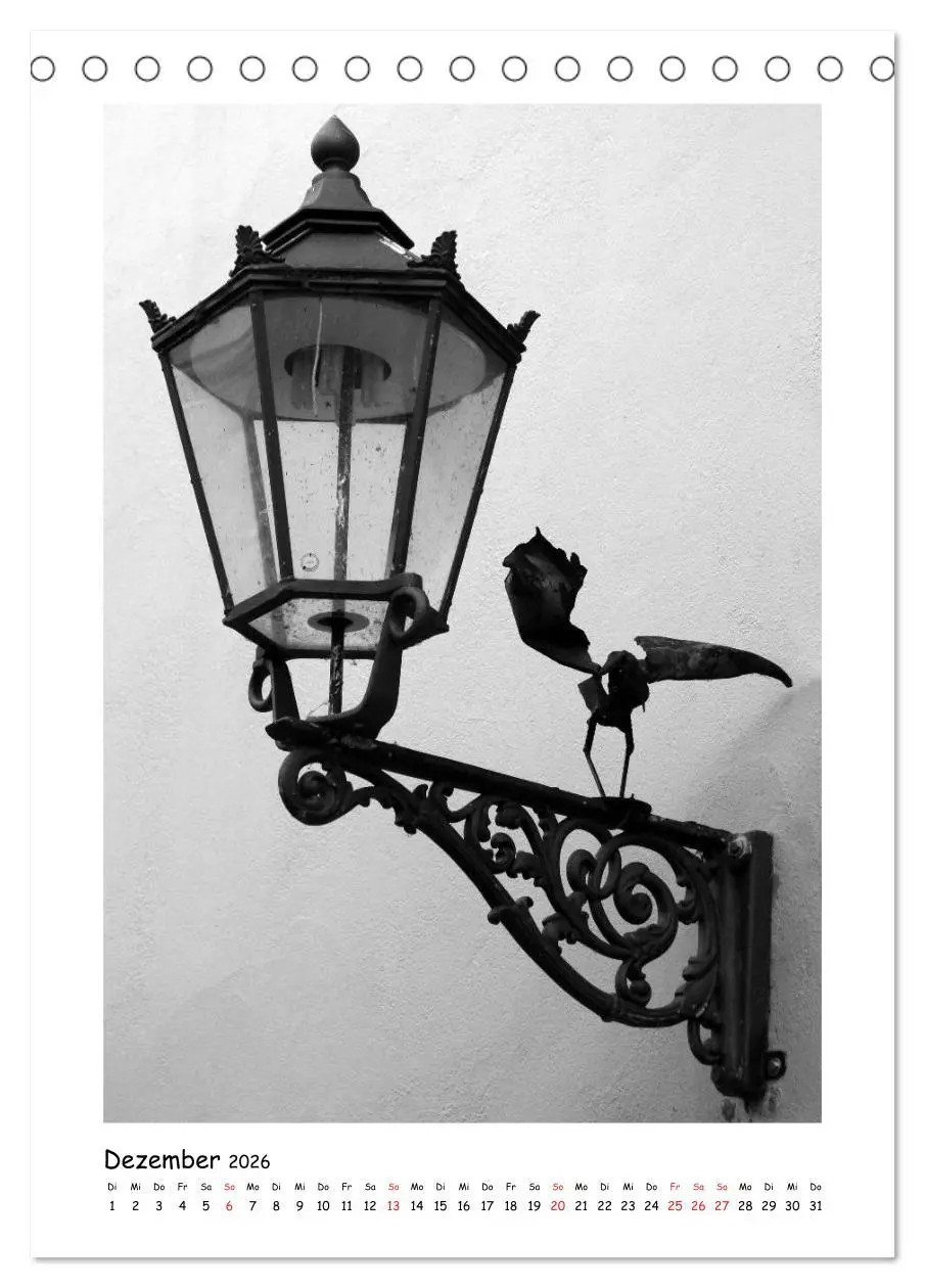 Bild: 9783516463583 | Straßenlaternen Monochrom (Tischkalender 2026 DIN A5 hoch),...