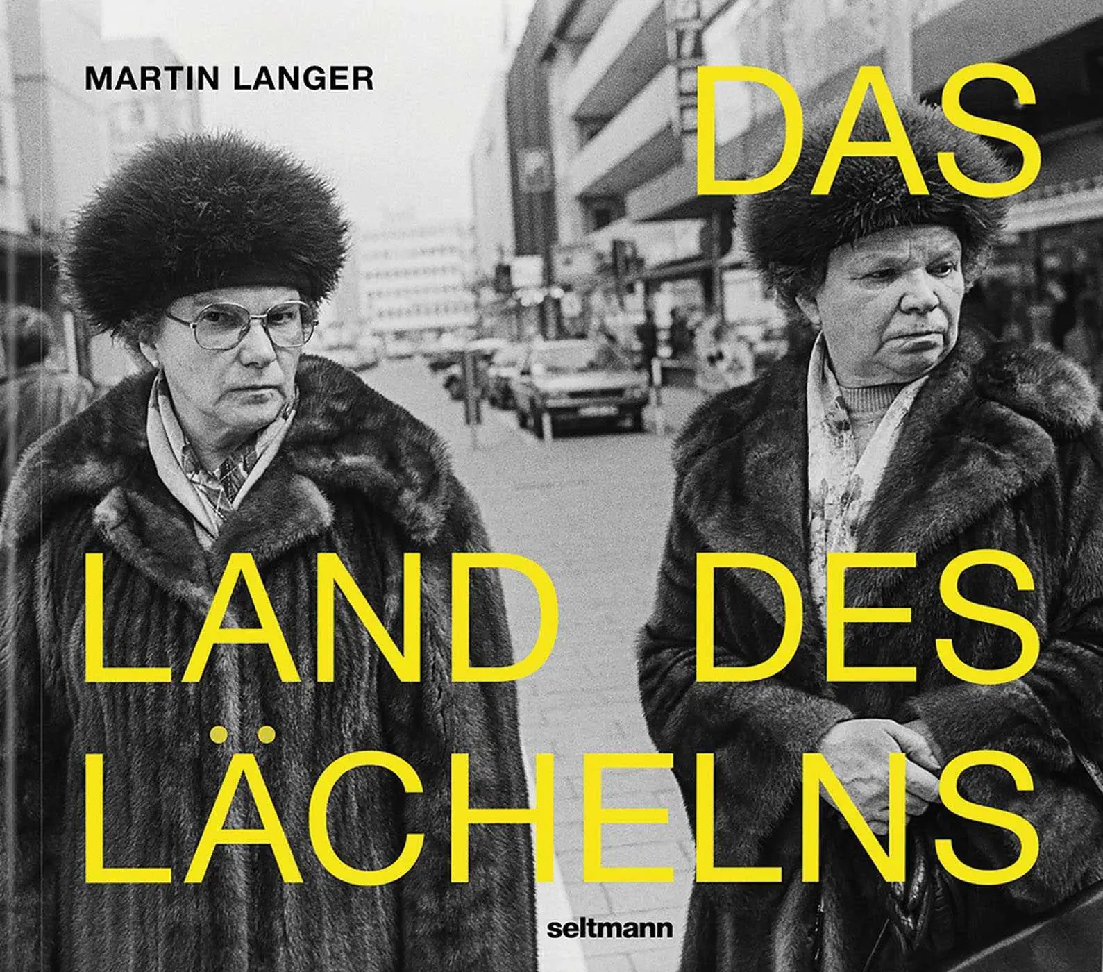 Cover: 9783946688983 | Das Land des Lächelns | Eine westdeutsche Provinz in der 80ern. | Buch