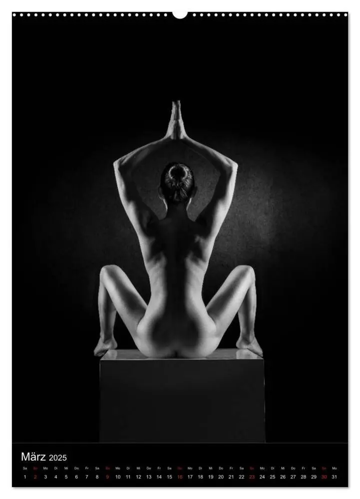 Bild: 9783435969883 | BODY SCULPTURE (Wandkalender 2025 DIN A2 hoch), CALVENDO...