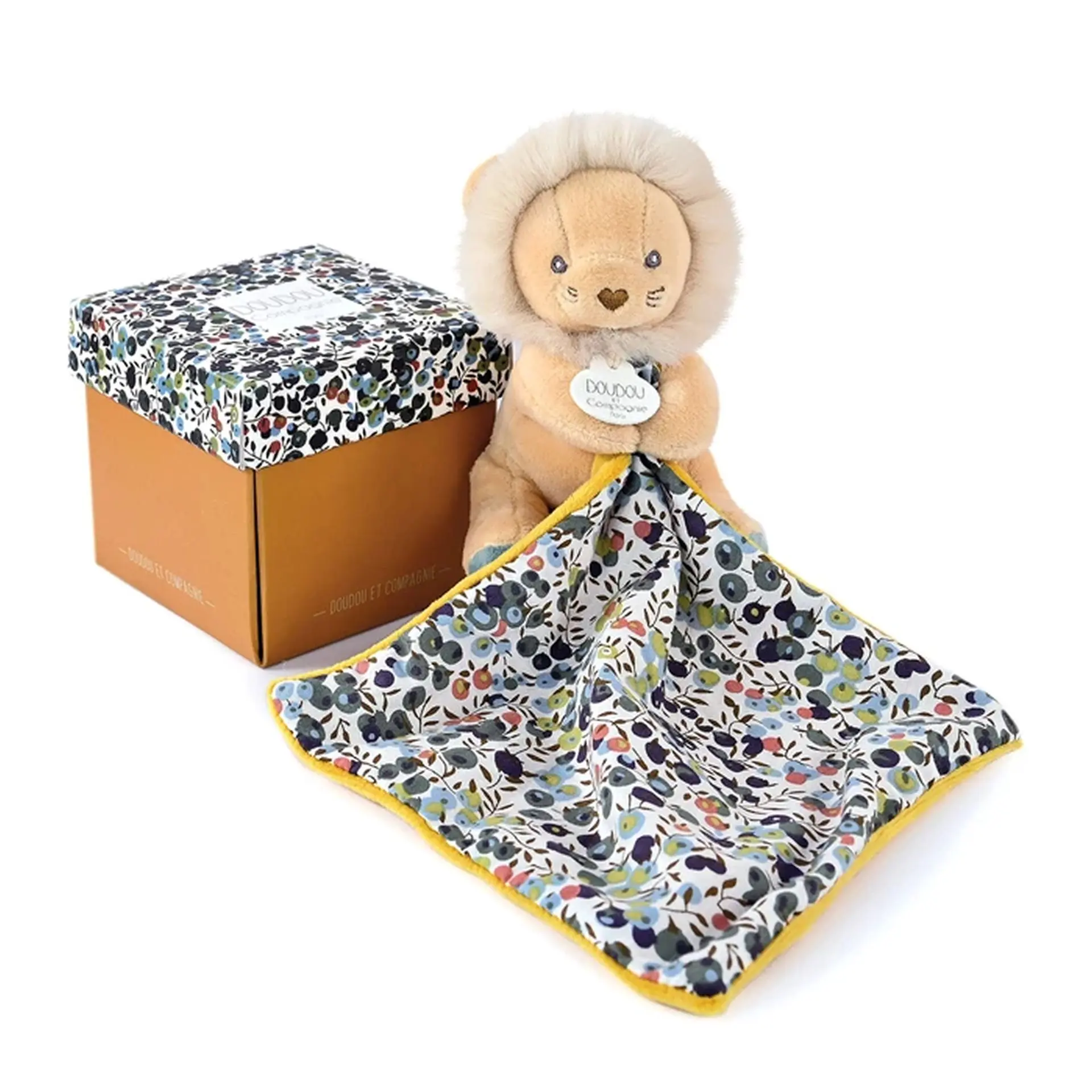Cover: 3700335240184 | Löwe mit Schmusetuch 12cm | 8904018 | DOUDOU | EAN 3700335240184
