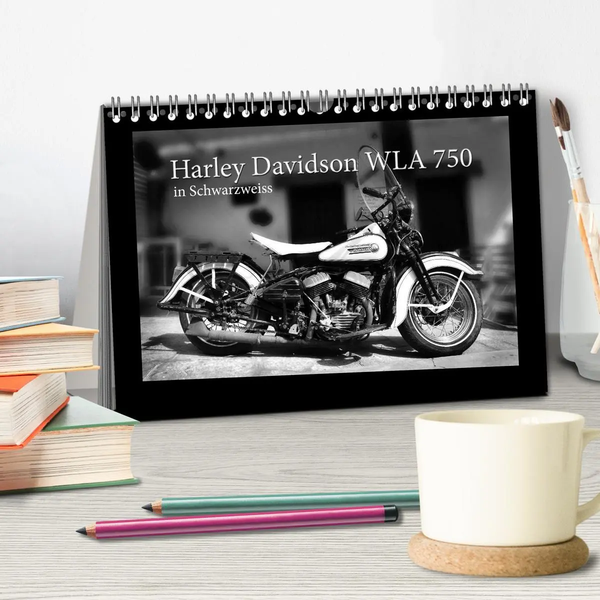 Bild: 9783457871584 | Harley Davidson WLA 750 in Schwarzweiss (Tischkalender 2026 DIN A5...