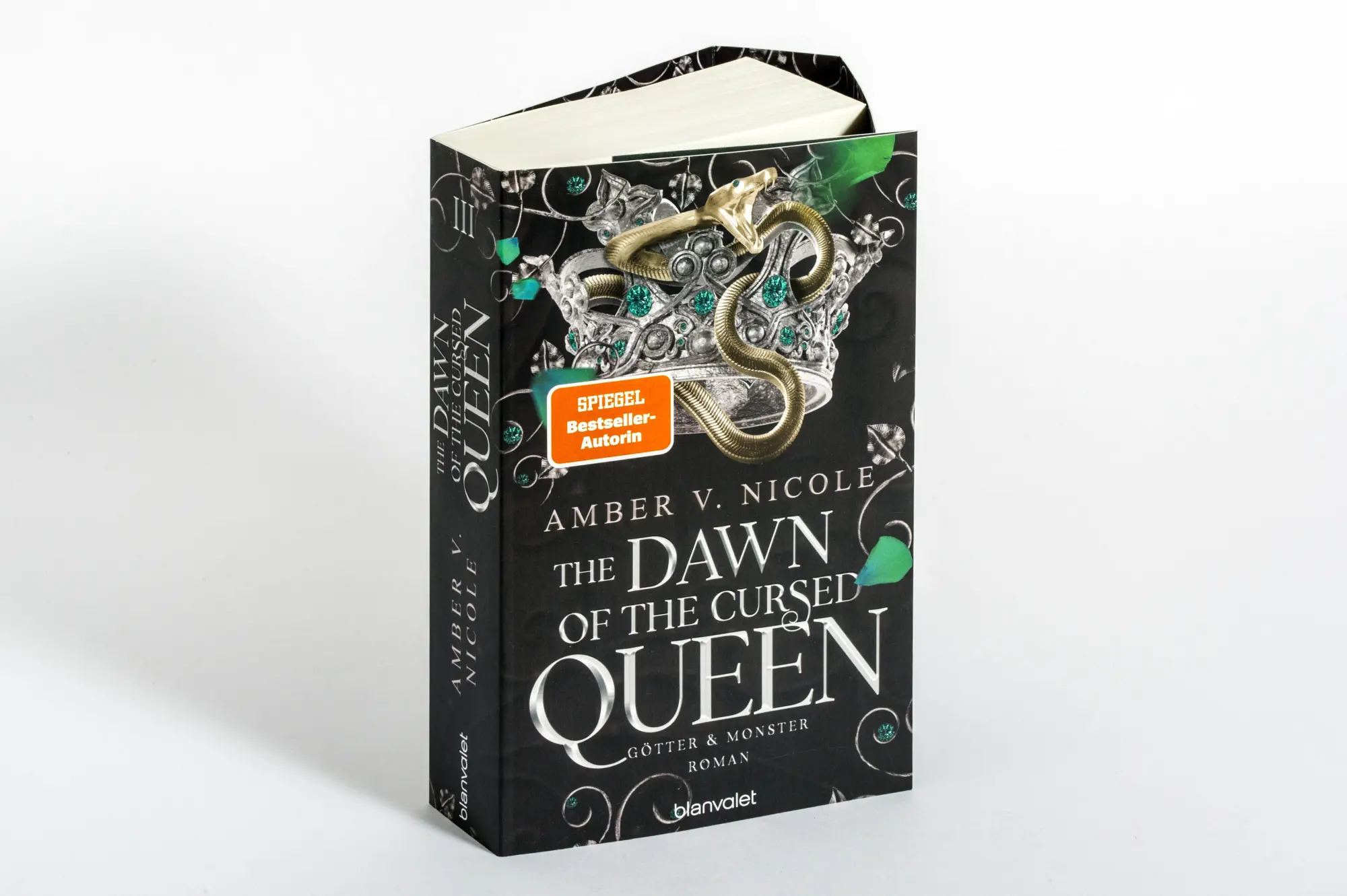 Bild: 9783734164484 | The Dawn of the Cursed Queen - Götter und Monster 3 | Amber V. Nicole