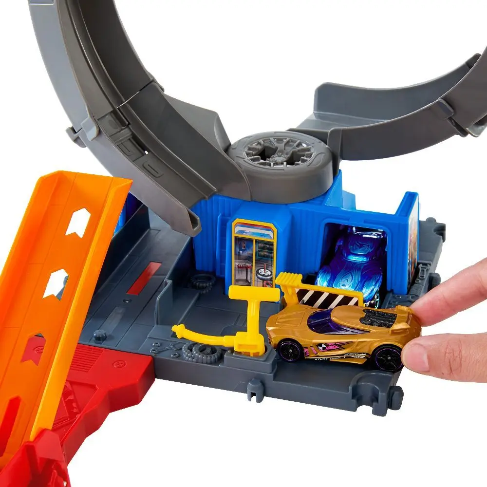 Bild: 194735195084 | Hot Wheels City Nemesis Bat vs Tire Shop | Fensterkarton | HTN78