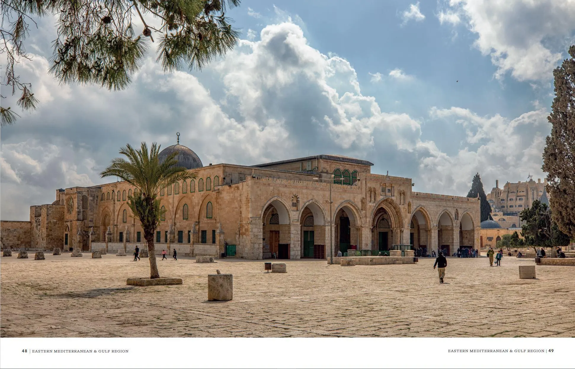 Bild: 9783791389684 | Architektur des Islam | Eric Broug | Buch | 336 S. | Deutsch | 2023