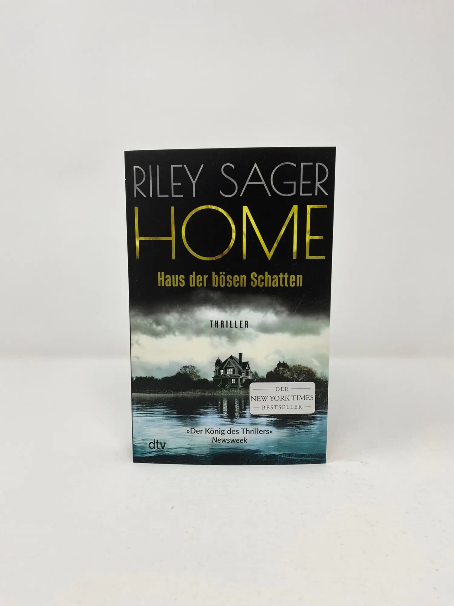 Bild: 9783423219884 | HOME - Haus der bösen Schatten | Riley Sager | Taschenbuch | 448 S.